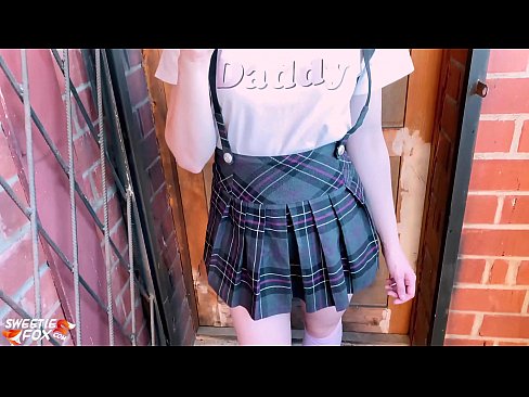 ❤️ Schoolgirl sûget har lul djip en neukt ynstee fan klassen. ☑ Russyske porno op fy.com-fullporner.ru ❤